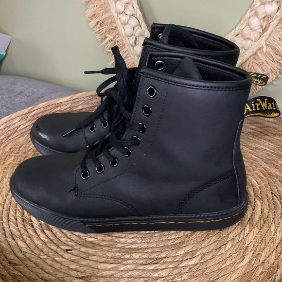 Womens Dr. Martens Sheridan 8-Eye Boot - matte Black Size 6 - Picture 8 of 12